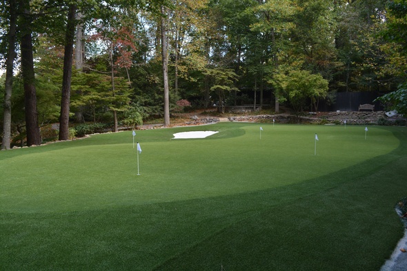 Naperville backyard putting green